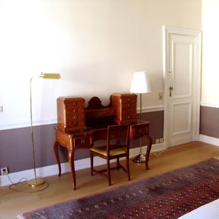 Louise Chatelain Suites Брюксел Екстериор снимка